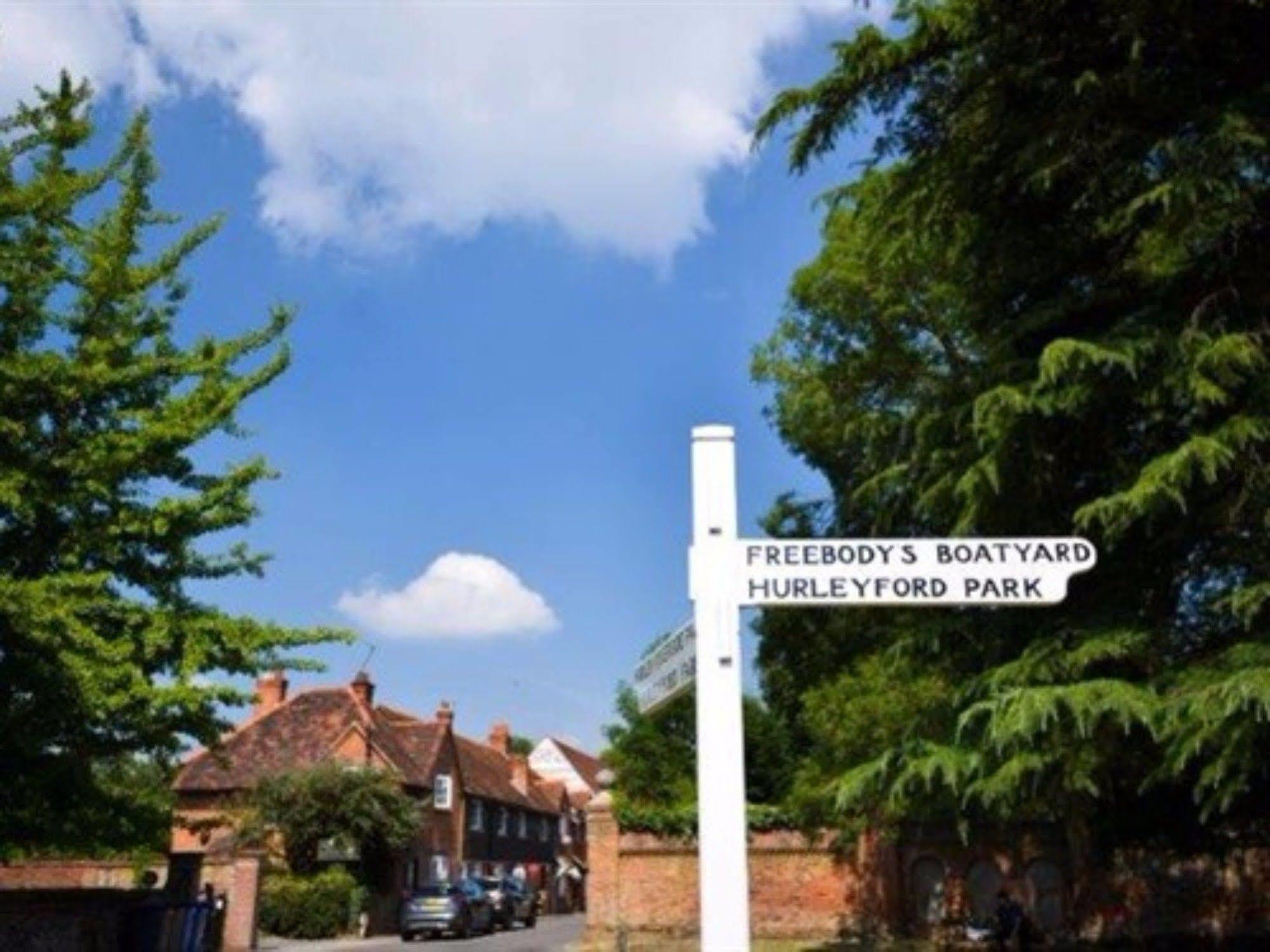 Crazy Fox Hurley Boutique B&B Hurley (Windsor and Maidenhead) Exterior foto